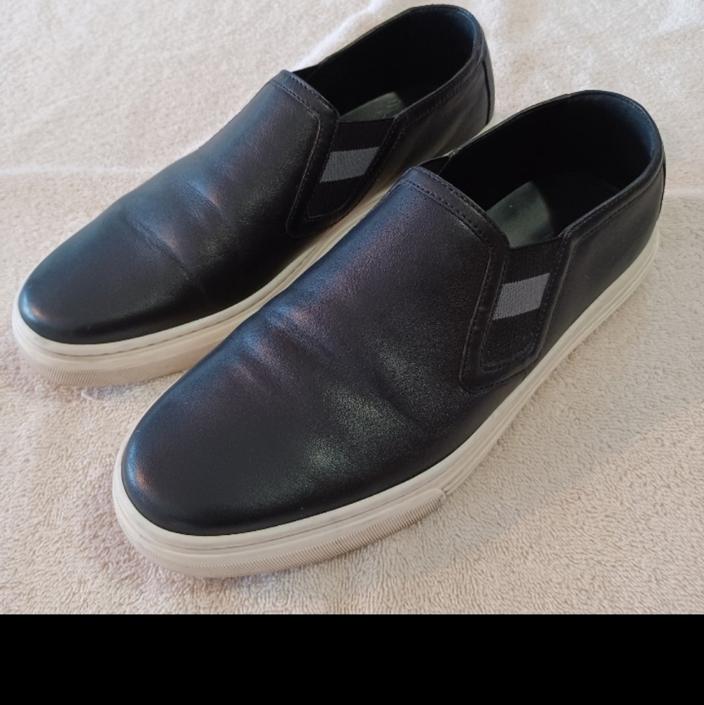 Gucci Black Leather Women's Slip On Loafers White Soles Sz. Euro 38.5